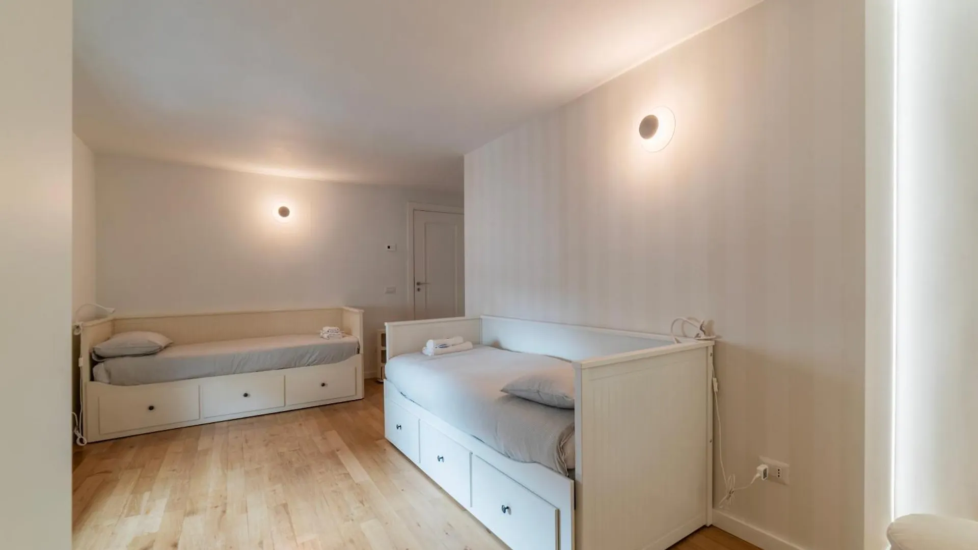 Luxury 3 Beds 3 Baths, Few Steps From City Center Rome