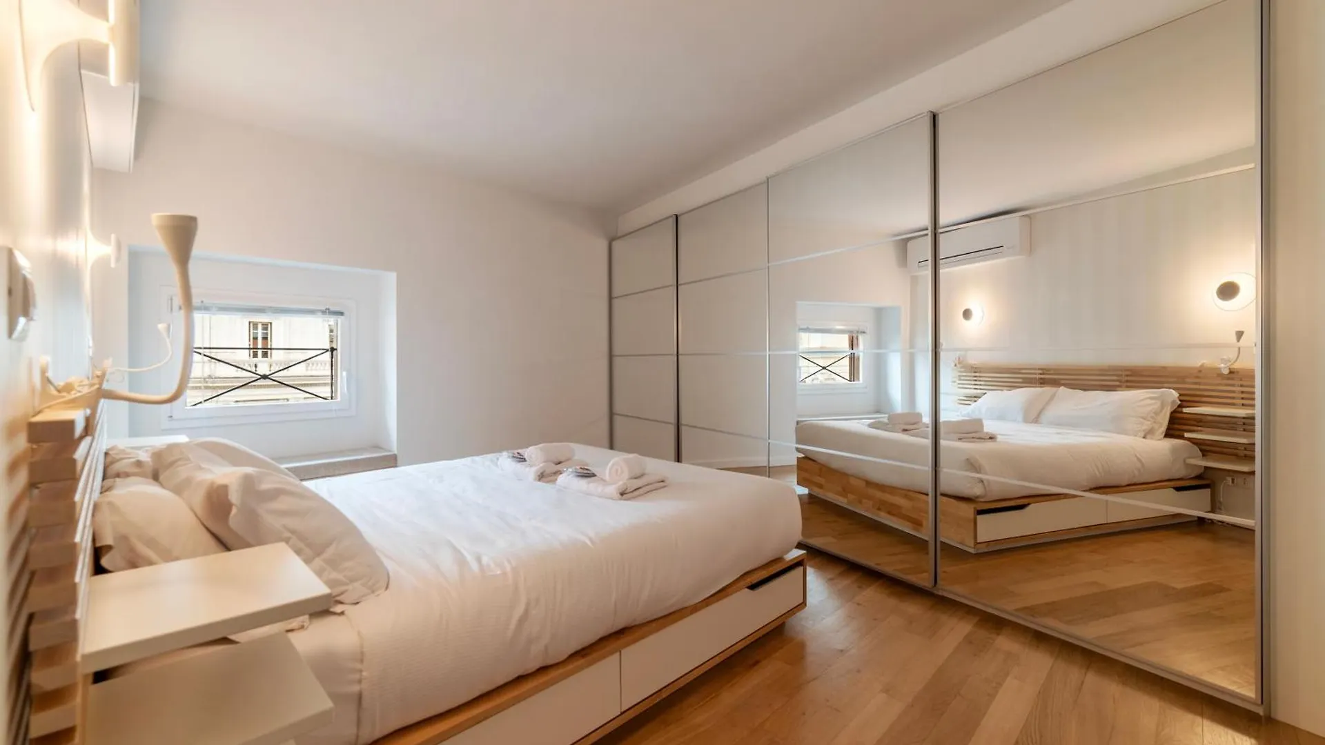 Apartment Luxury 3 Beds 3 Baths, Few Steps From City Center